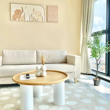 Urban Suites #Creamy Style #Infinity Pool #Local Neighbourhood #5Pax #3Br 2Bath #2Queen 1Single #Quality Well Maintained #Private Host